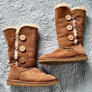 UGG Bailey 3 button boots